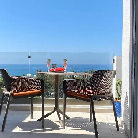 Door Getaway Apartment