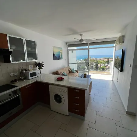 Apartment Door Getaway *