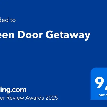 Door Getaway شقة